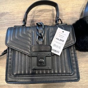 Aldo Black Purse
Versatile Fashion
Thoughtful Pockets